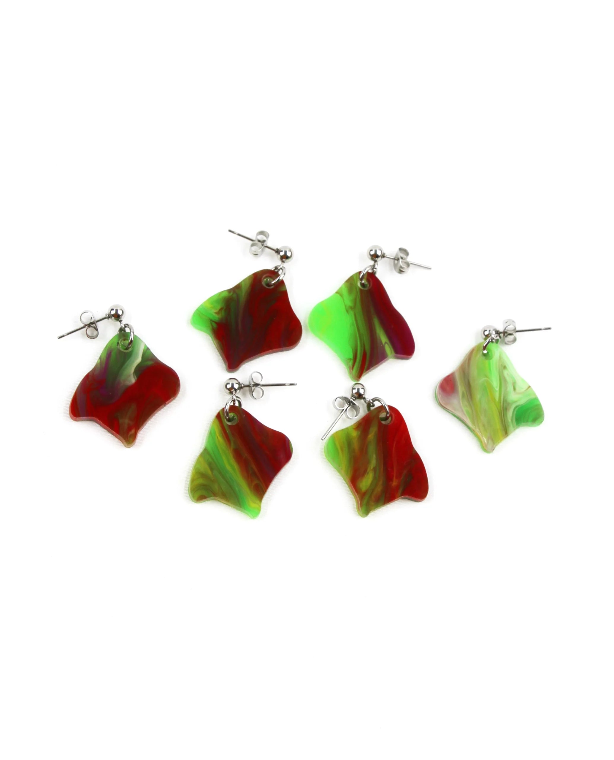 Pendientes de resina multicolor verde y rojo