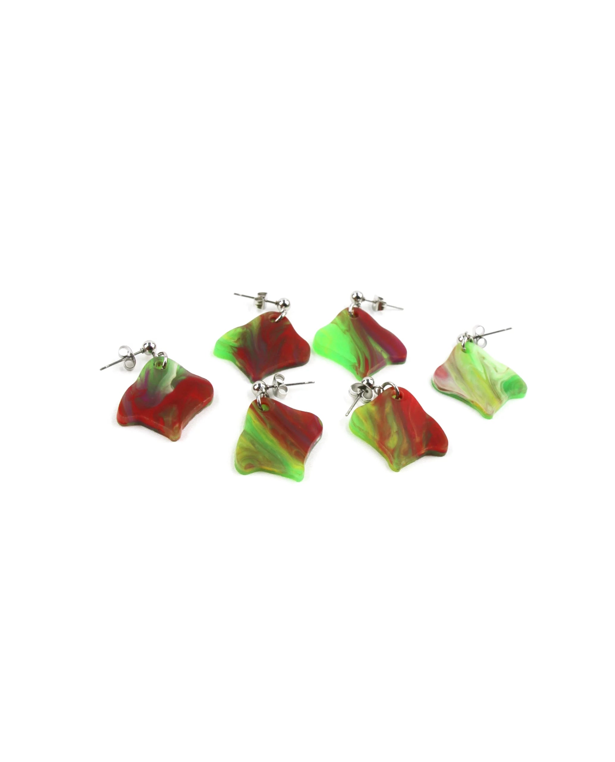 Pendientes de resina multicolor verde y rojo
